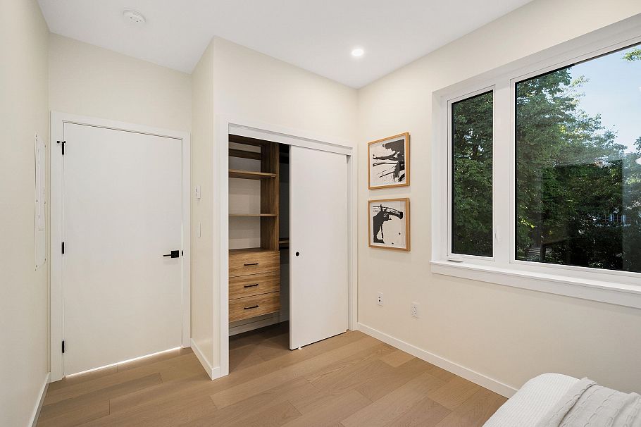 1 2764 W 14 Avenue Vancouver, BC - 22