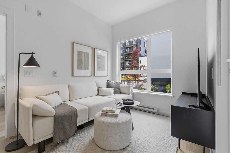 107 2268 E Broadway Vancouver, BC - 4