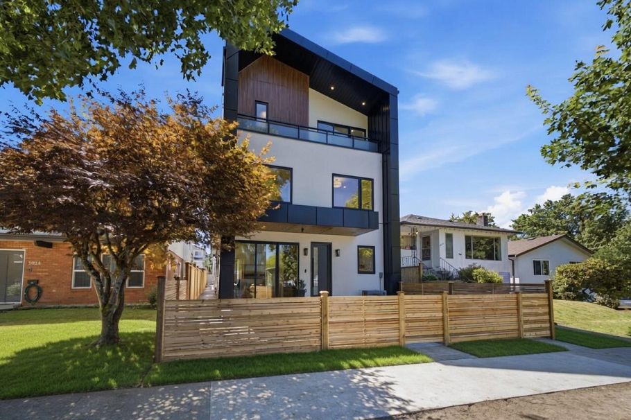 3016 E 19th Avenue Vancouver, BC - 1