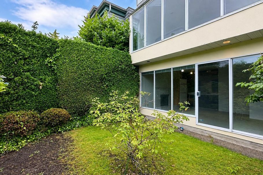 4438 W 4th Avenue Vancouver, BC - 8