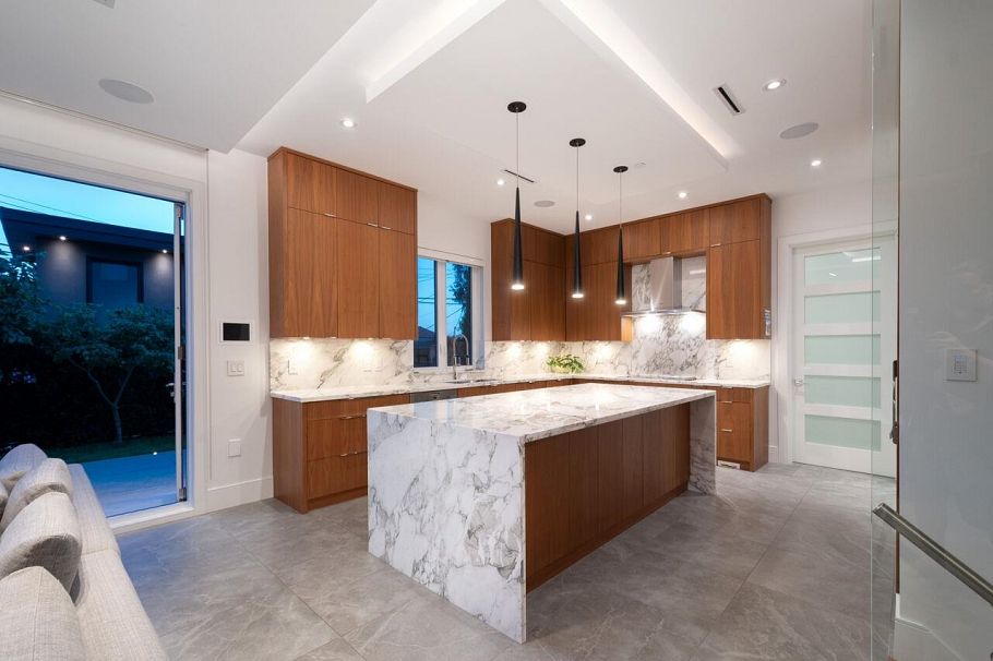 136 E 61st Avenue Vancouver, BC - 10