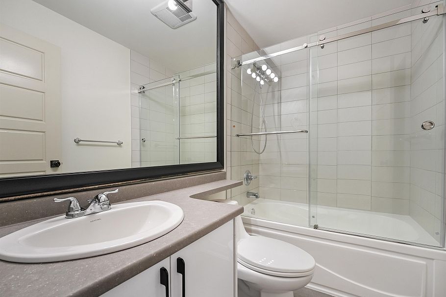 5454 Slocan St Street Vancouver, BC - 31