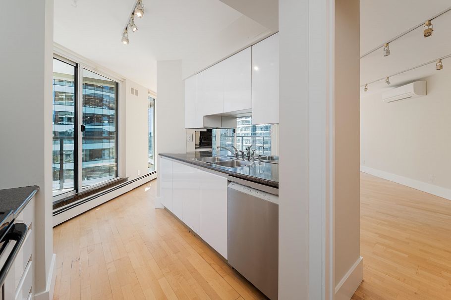 905 1010 Burnaby Street Vancouver, BC - 19