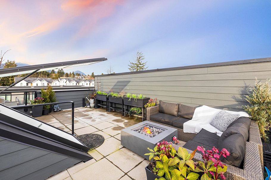 444 545 E 2nd Street North Vancouver, BC - 30
