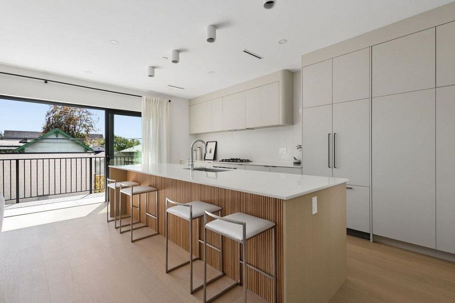 3 2124 E 8 Avenue Vancouver, BC - 13