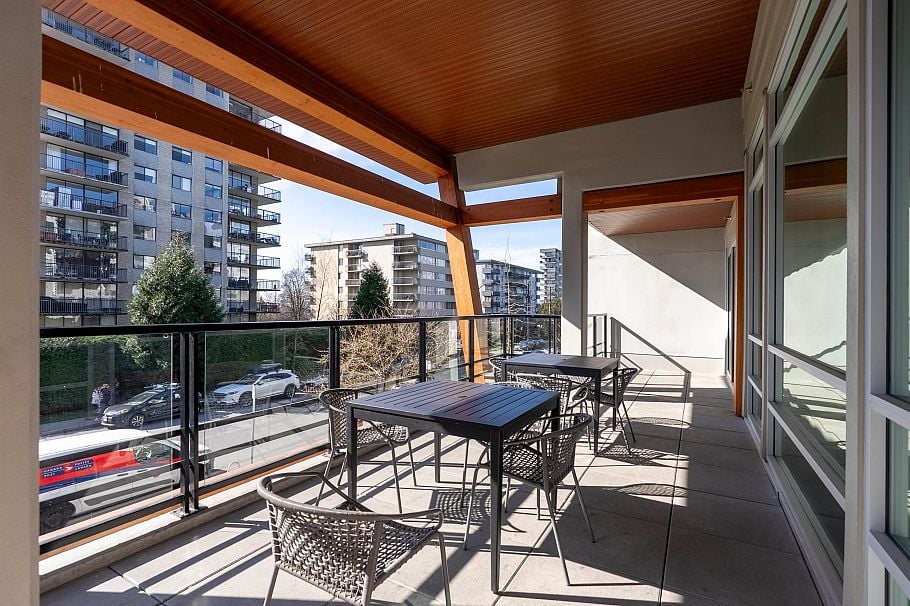 202 108 E 8th Street North Vancouver, BC - 23