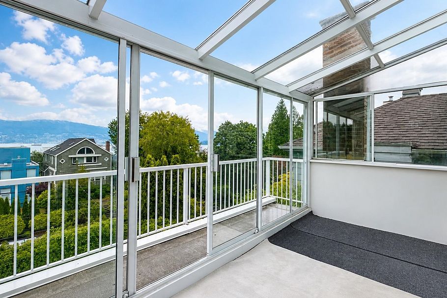 4438 W 4th Avenue Vancouver, BC - 36