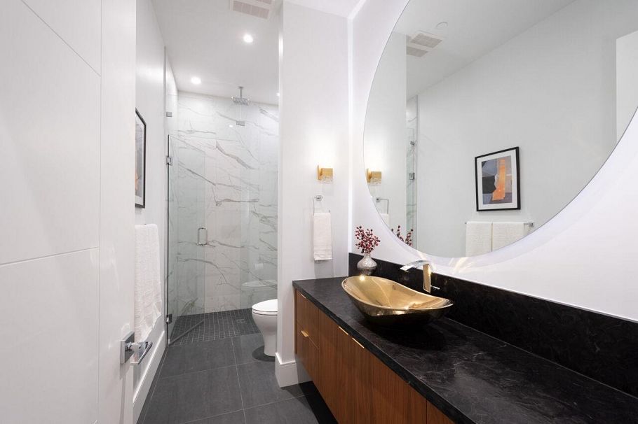 136 E 61st Avenue Vancouver, BC - 12