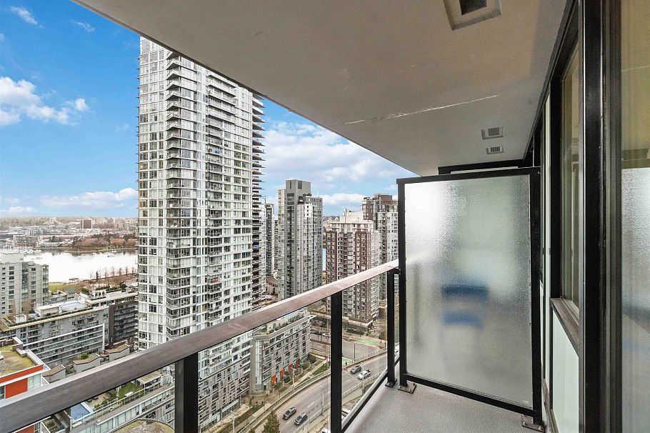 2303 1325 Rolston Street Vancouver, BC - 22