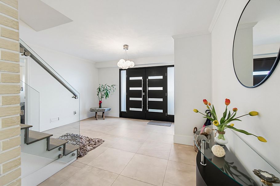 212 W Balmoral Road North Vancouver, BC - 12