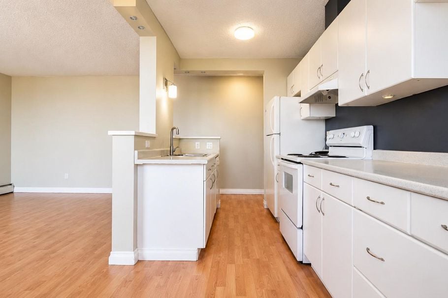 1607 145 St. Georges Avenue North Vancouver, BC - 28