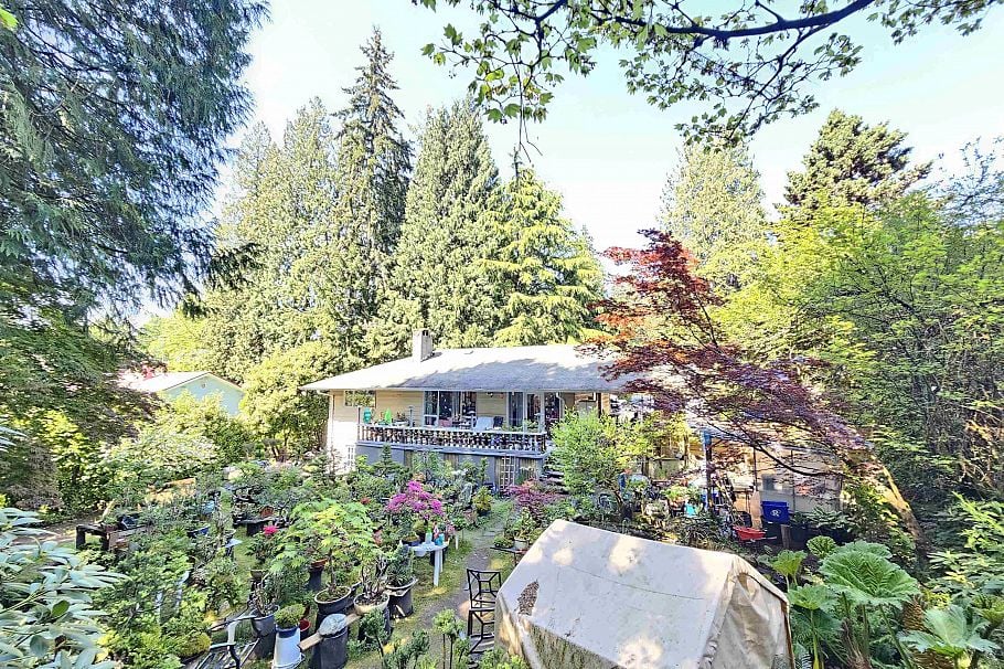 435 E Osborne Road North Vancouver, BC - 23