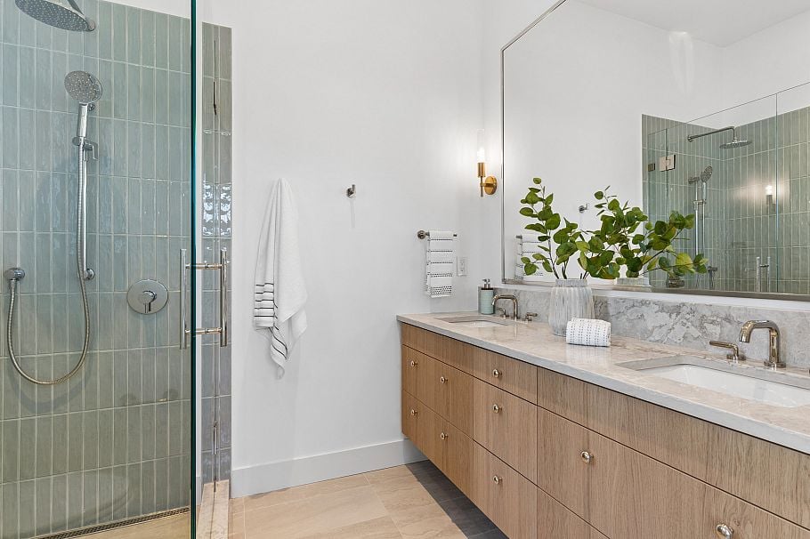 2 3060 W 34th Avenue Vancouver, BC - 18