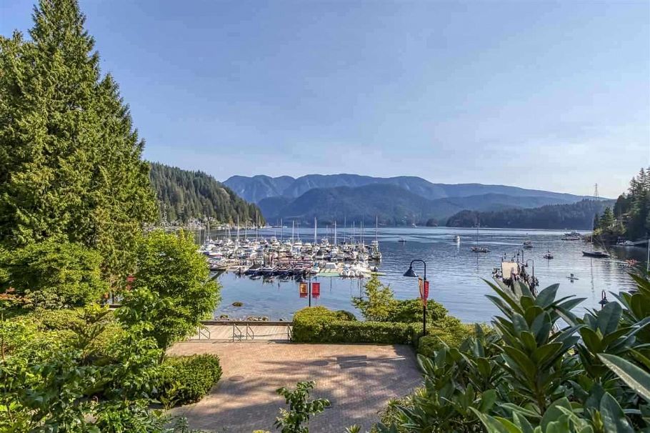 4339 Cliffmont Road North Vancouver, BC - 32