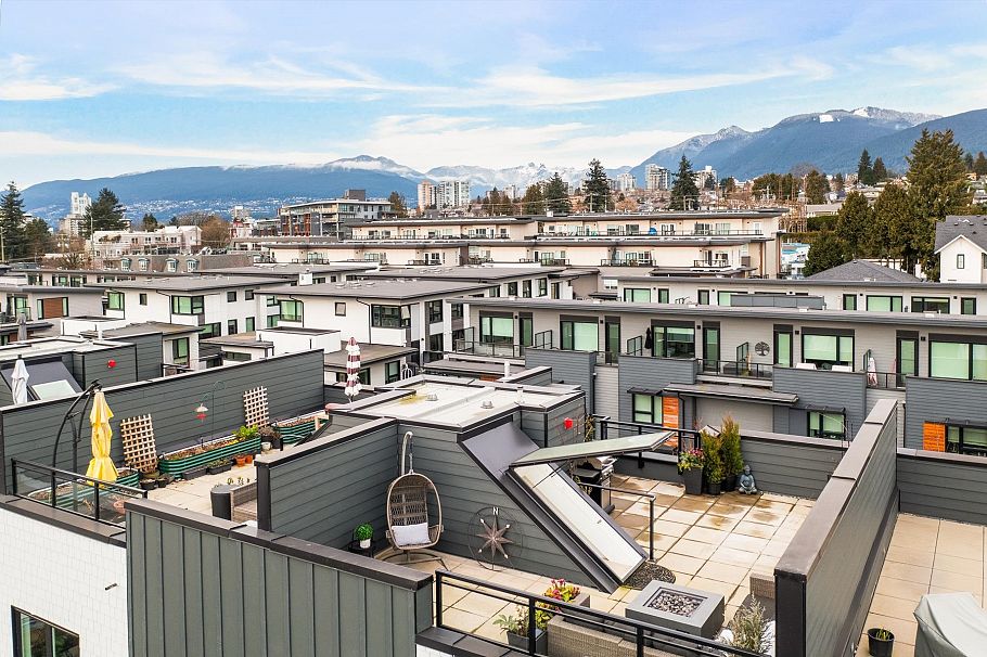 444 545 E 2nd Street North Vancouver, BC - 33