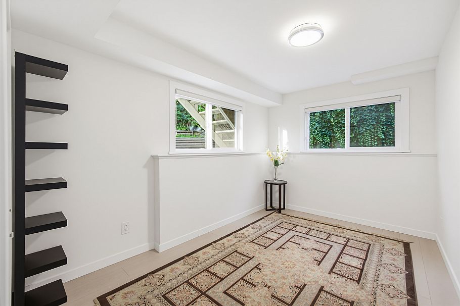 212 W Balmoral Road North Vancouver, BC - 29