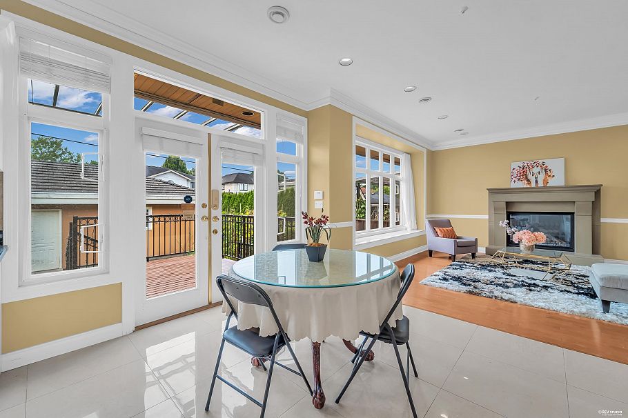 2498 W 22nd Avenue Vancouver, BC - 10