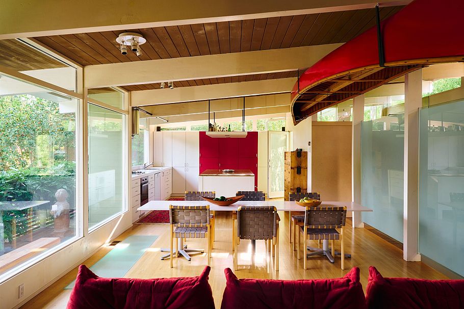 1715 W 68th Avenue Vancouver, BC - 9