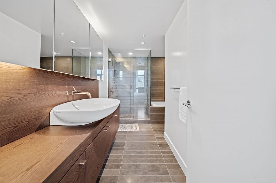 1701 5782 Berton Avenue Vancouver, BC - 11
