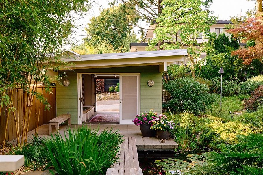 1715 W 68th Avenue Vancouver, BC - 24