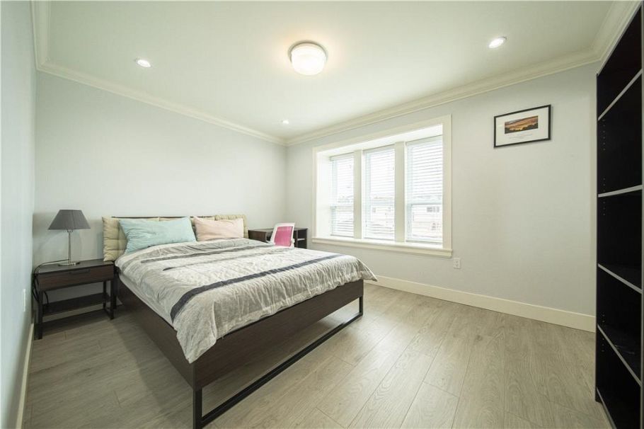 2216 Mannering Avenue Vancouver, BC - 23