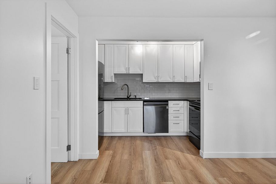 101 8645 Osler Street Vancouver, BC - 5
