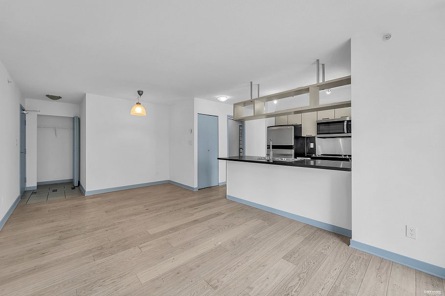 1106 1082 Seymour Street Vancouver, BC - 2