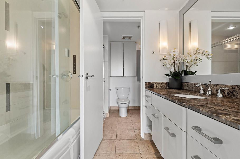 306 683 W Victoria Park North Vancouver, BC - 19