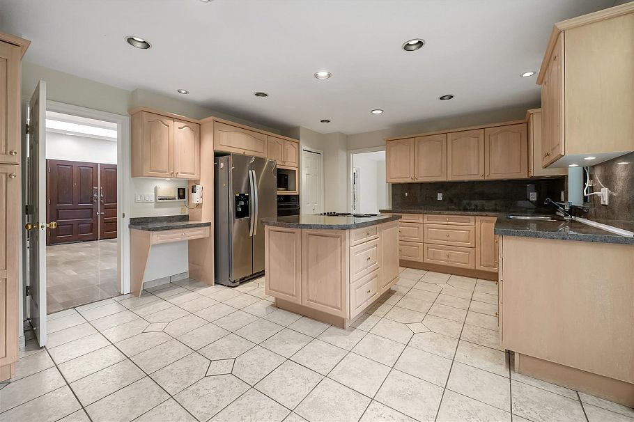 2855 W 37th Avenue Vancouver, BC - 10
