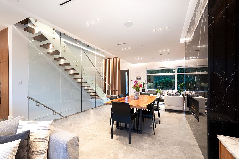 136 E 61st Avenue Vancouver, BC - 5