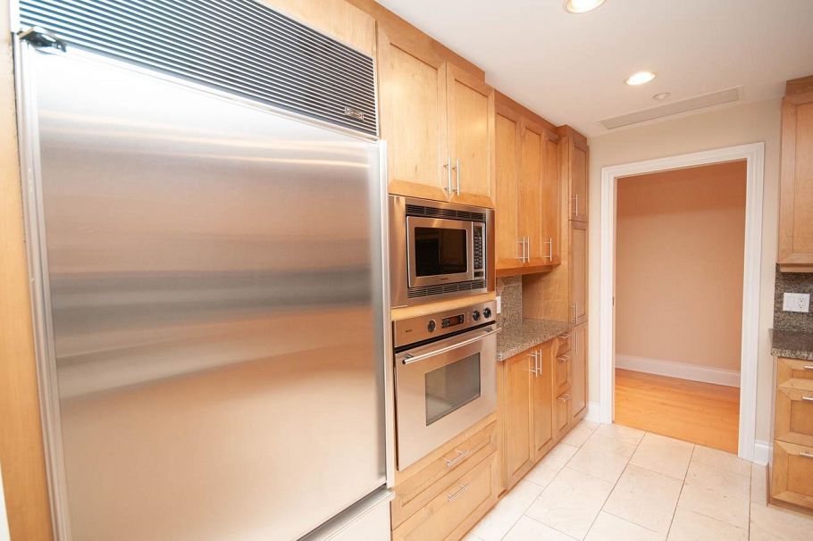 302 1777 Bayshore Drive Vancouver, BC - 16