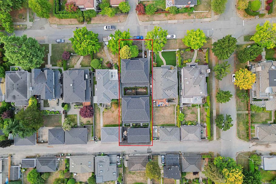 2 1958 W 60th Avenue Vancouver, BC - 2