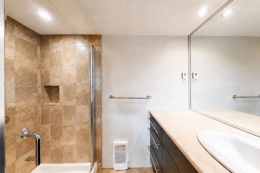 2387 Quayside Court Vancouver, BC - 20