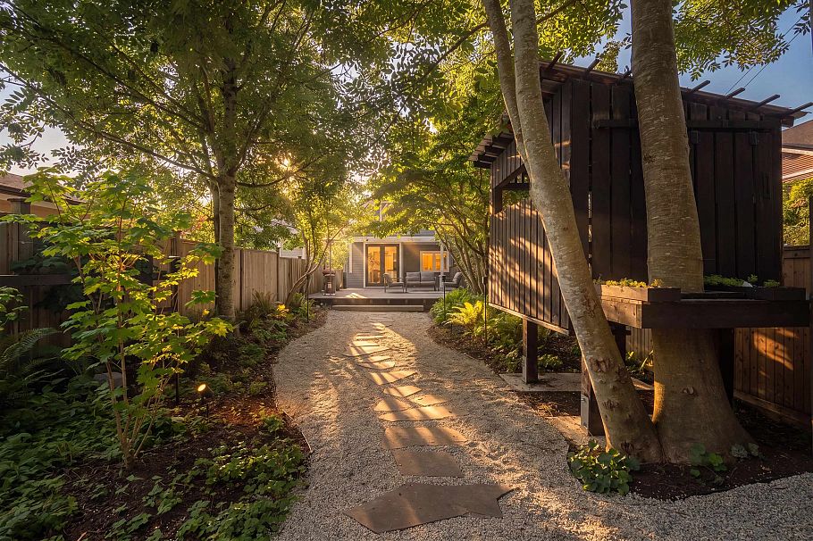 2053 Charles Street Vancouver, BC - 24