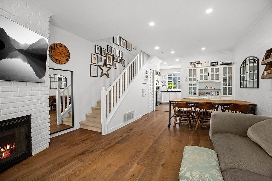 2826 SE Kent Avenue Vancouver, BC - 1