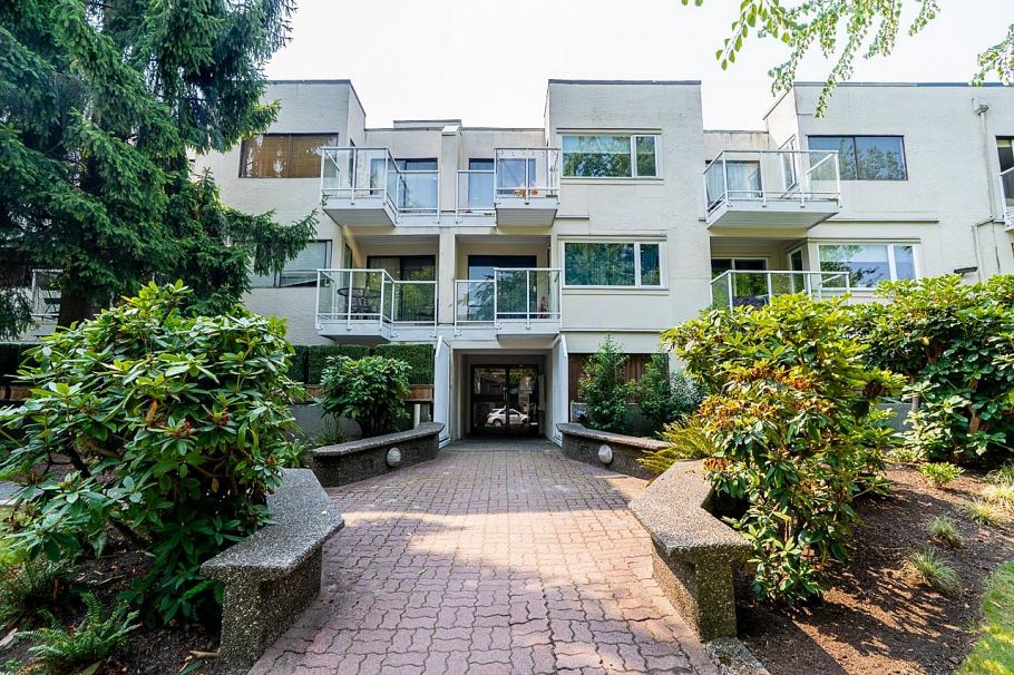 302 830 E. 7th Avenue Vancouver, BC - 1