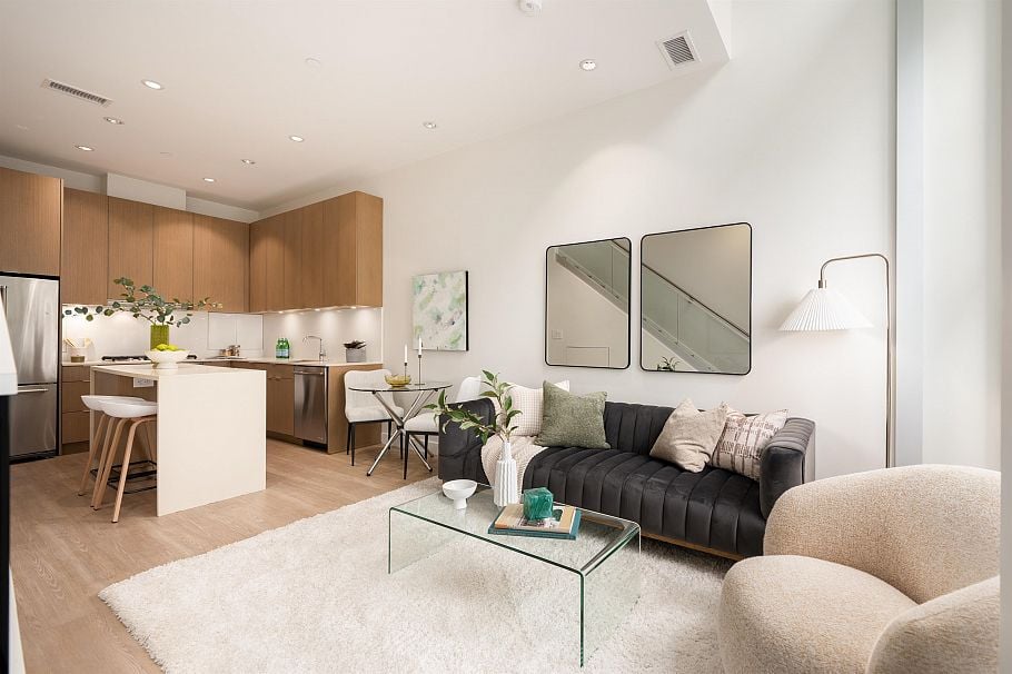 149 E 1st Avenue Vancouver, BC - 1