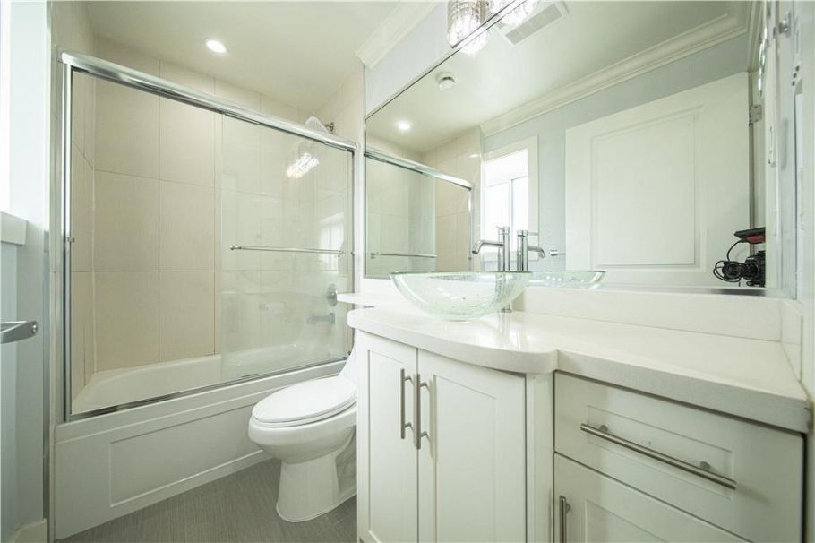 2216 Mannering Avenue Vancouver, BC - 24