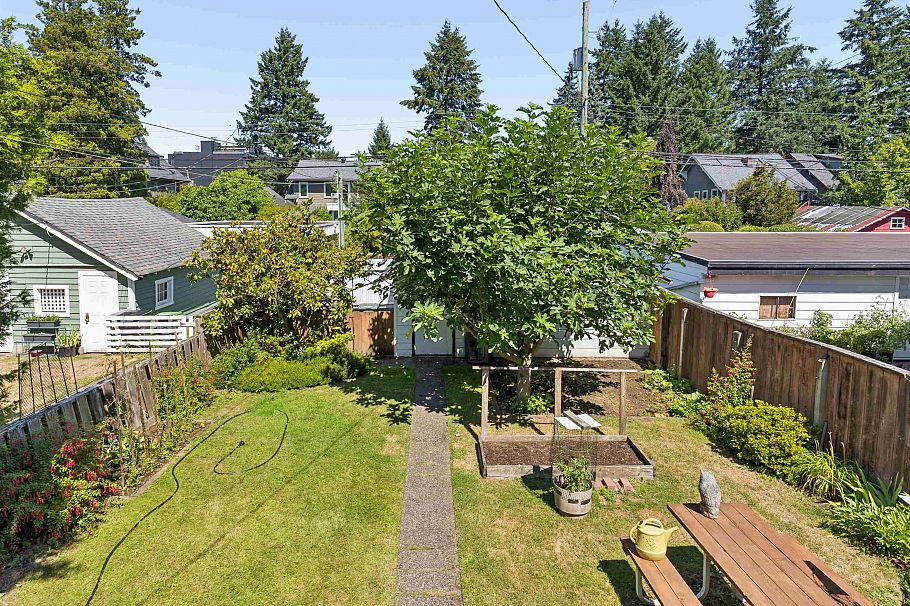461 W 18th Avenue Vancouver, BC - 26