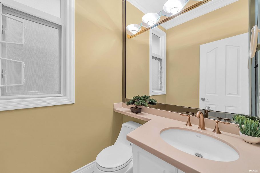 2498 W 22nd Avenue Vancouver, BC - 21