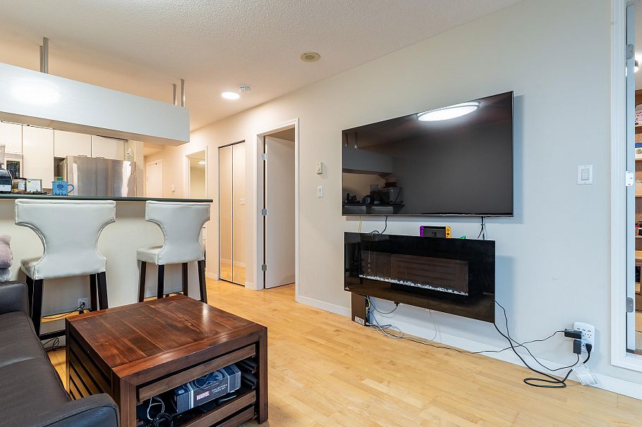411 1367 Alberni Street Vancouver, BC - 11