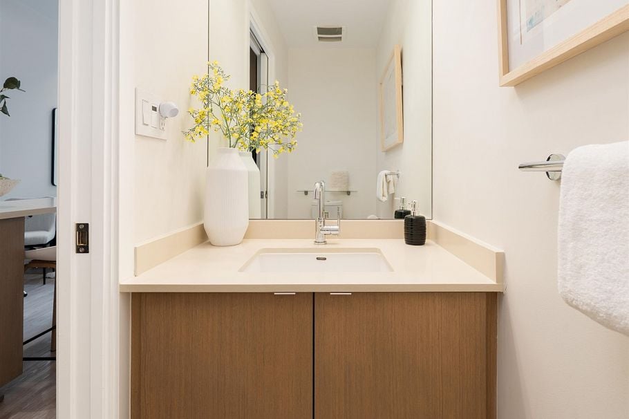 149 E 1st Avenue Vancouver, BC - 9