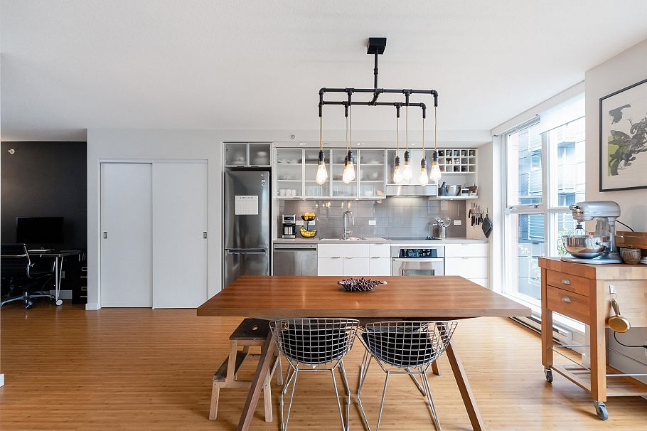 601 168 Powell Street Vancouver, BC - 1