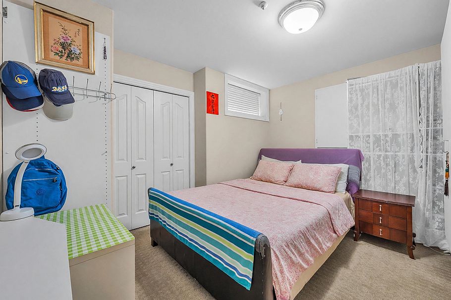 2498 W 22nd Avenue Vancouver, BC - 32