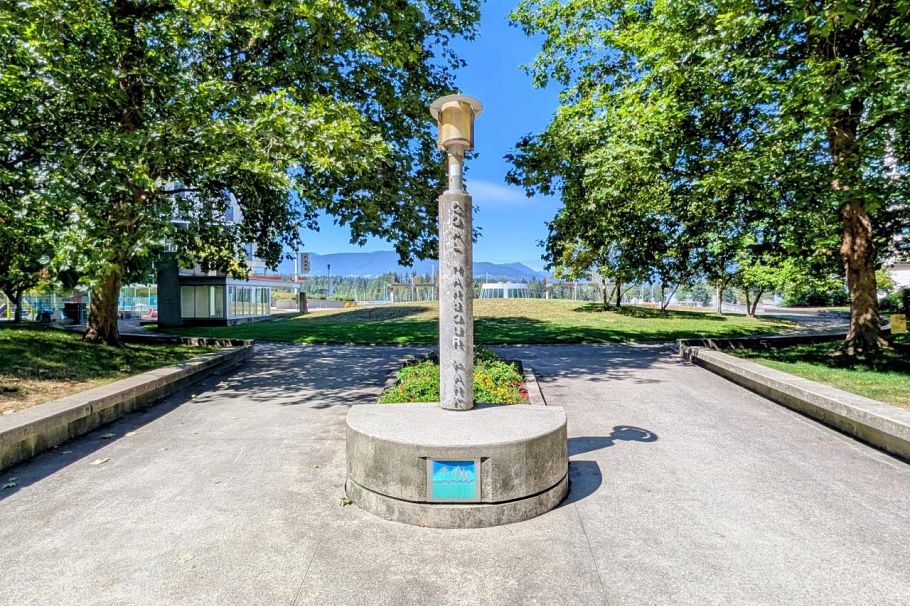 202 588 Broughton Street Vancouver, BC - 11
