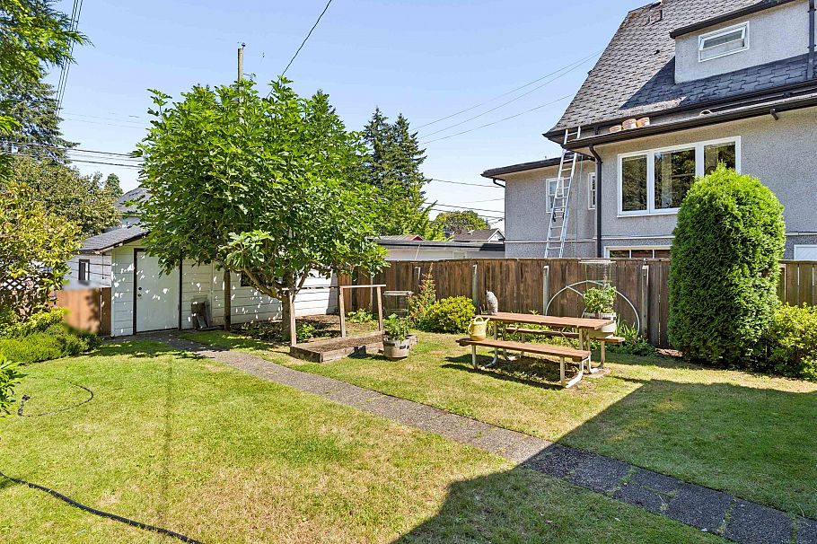 461 W 18th Avenue Vancouver, BC - 28
