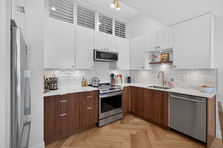 829 W 7th Avenue Vancouver, BC - 10