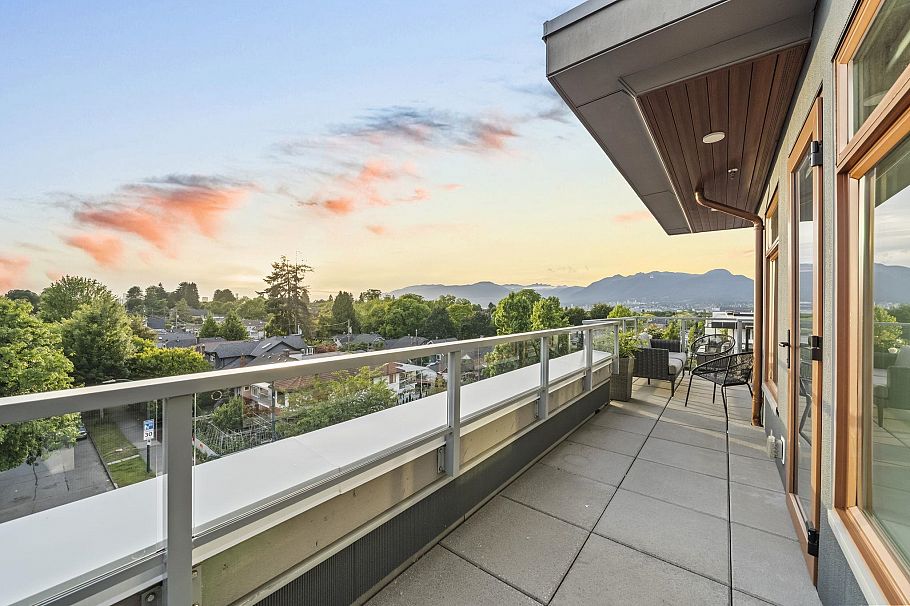 408 2408 Grant Street Vancouver, BC - 25