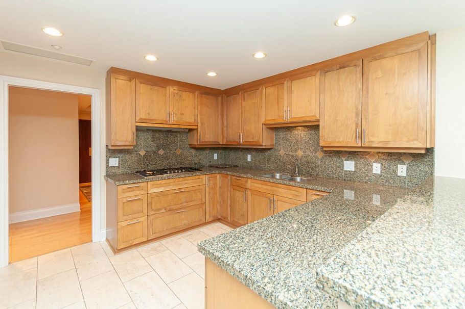 302 1777 Bayshore Drive Vancouver, BC - 15