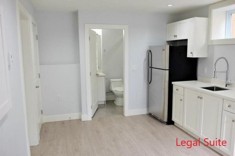 2216 Mannering Avenue Vancouver, BC - 17
